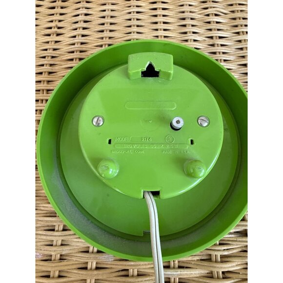 Vintage 70's General Electric Retro Lime Green Wall Clock Model 2174 Works - Picture 5 of 12